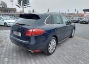 Porsche Cayenne 12