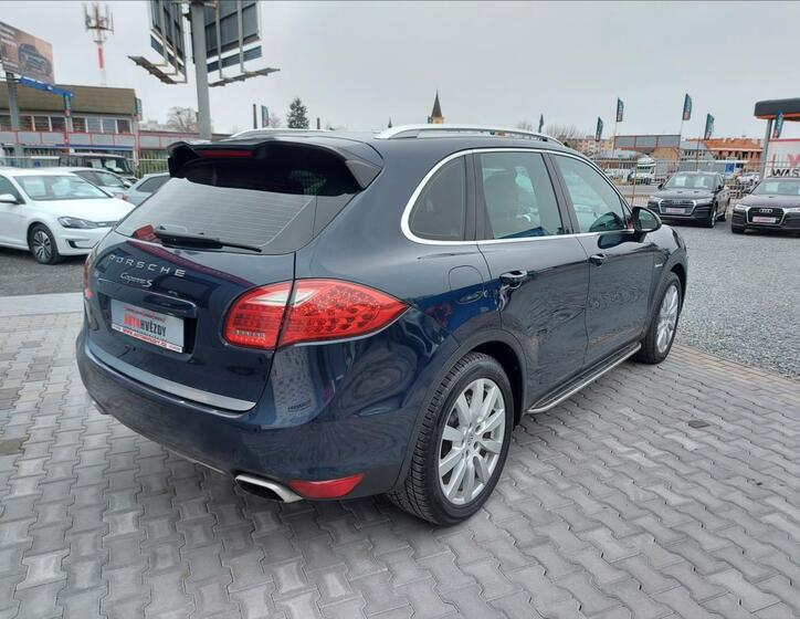 Porsche Cayenne 12