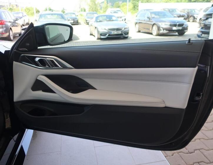 BMW M4 12