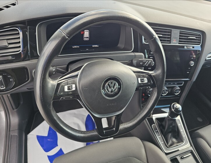 Volkswagen Golf 12