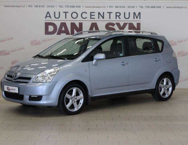 Toyota Corolla Verso 1