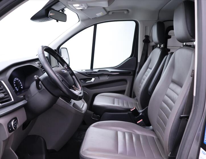 Ford Tourneo Custom 11
