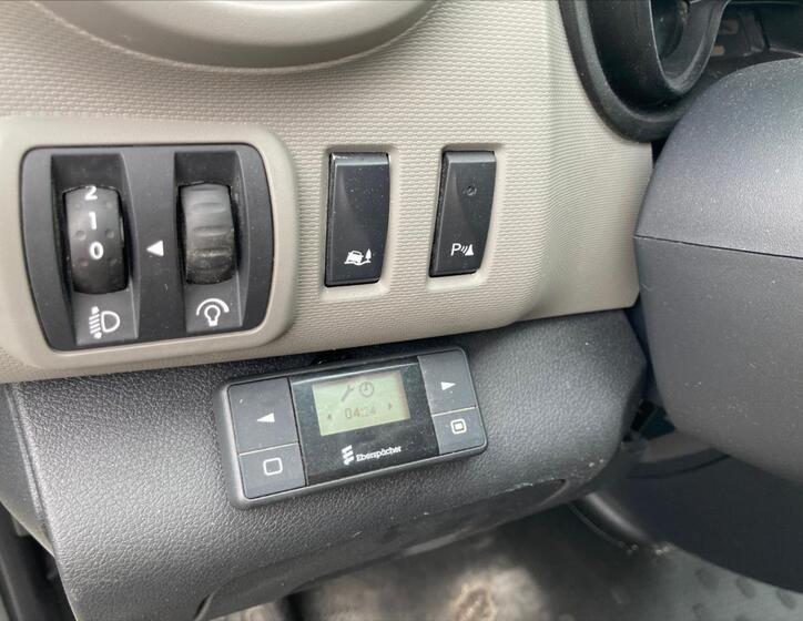 Renault Trafic 32