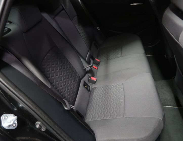 Toyota Corolla 13
