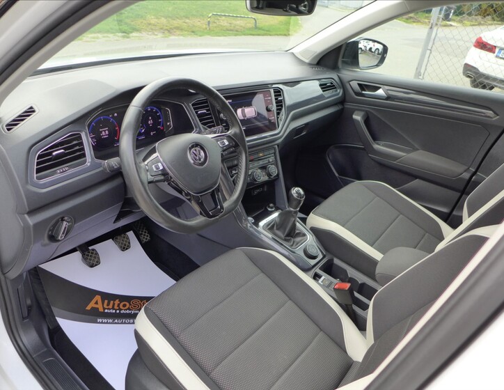 Volkswagen T-Roc 15
