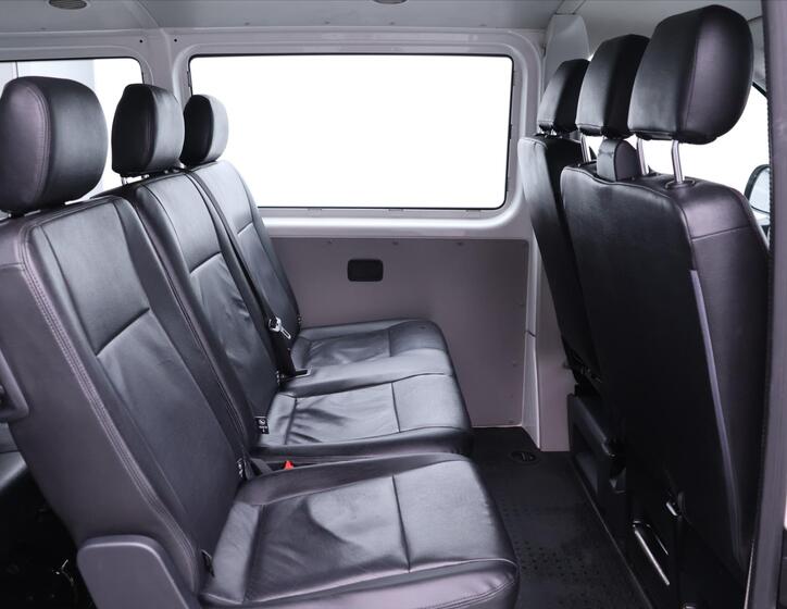 Volkswagen Transporter 13