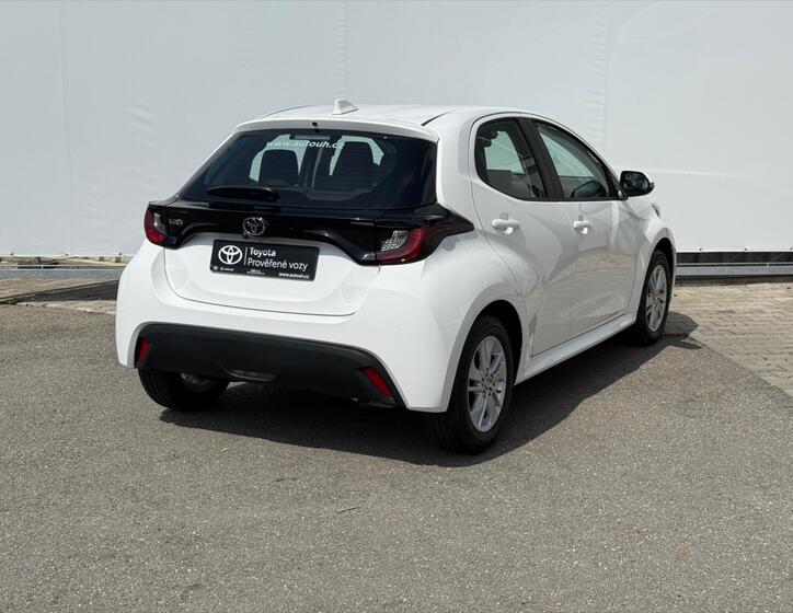 Toyota Yaris 6