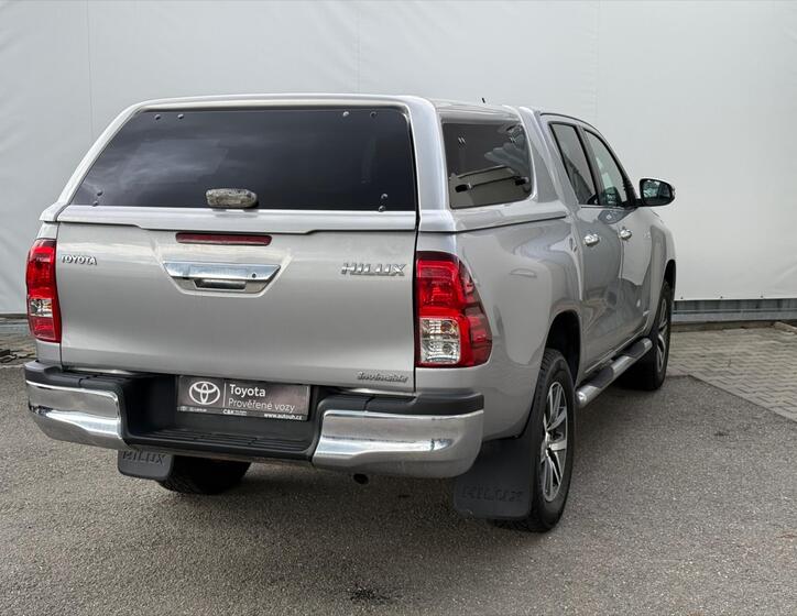 Toyota Hilux 6