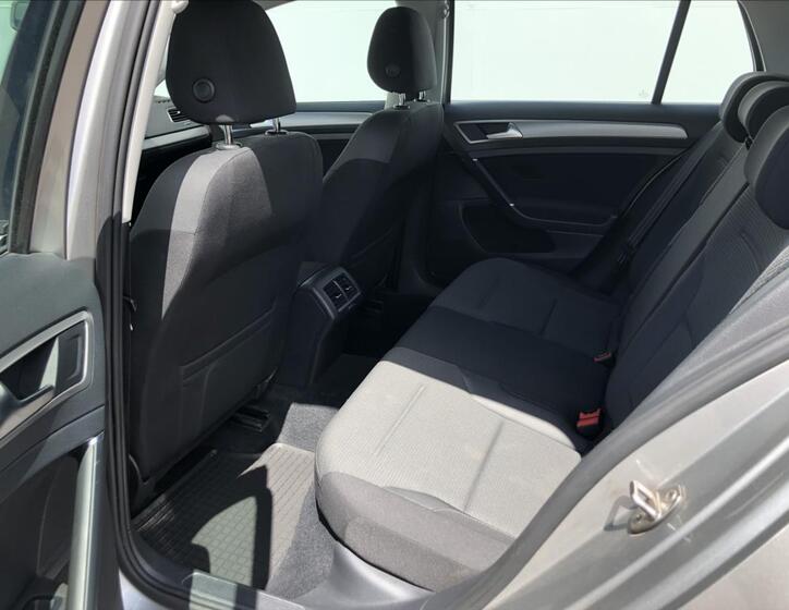 Volkswagen Golf 13