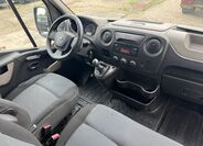 Nissan NV400 12