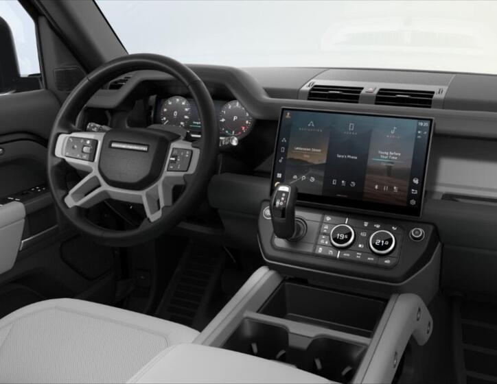 Land Rover Defender 6