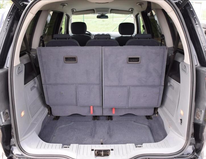 Ford Galaxy 23