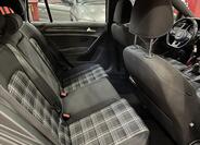 Volkswagen Golf 23