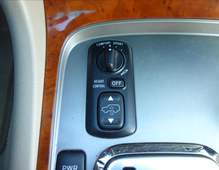Toyota Land Cruiser 31