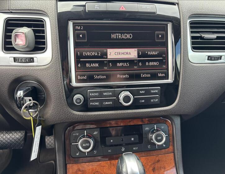 Volkswagen Touareg 11