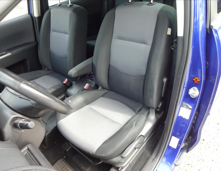 Mazda 5 17