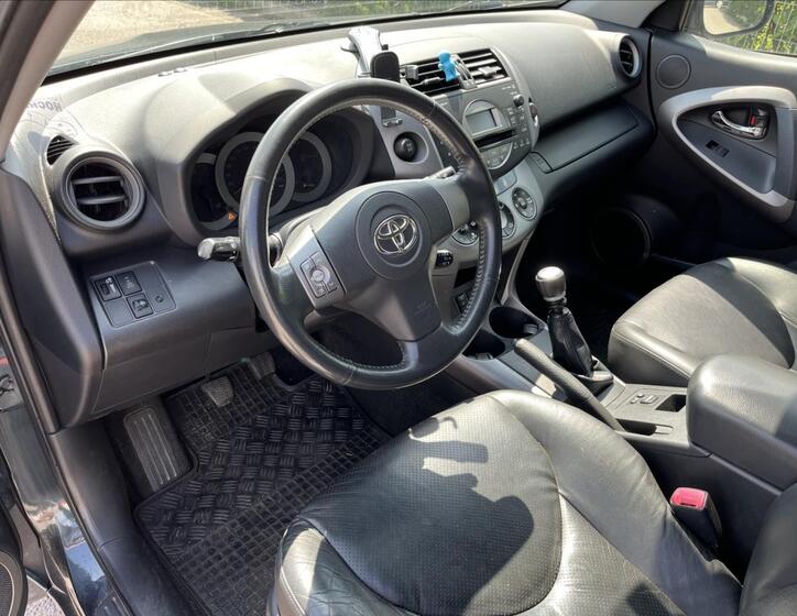 Toyota RAV4 9
