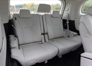 Lexus LM 350h 16