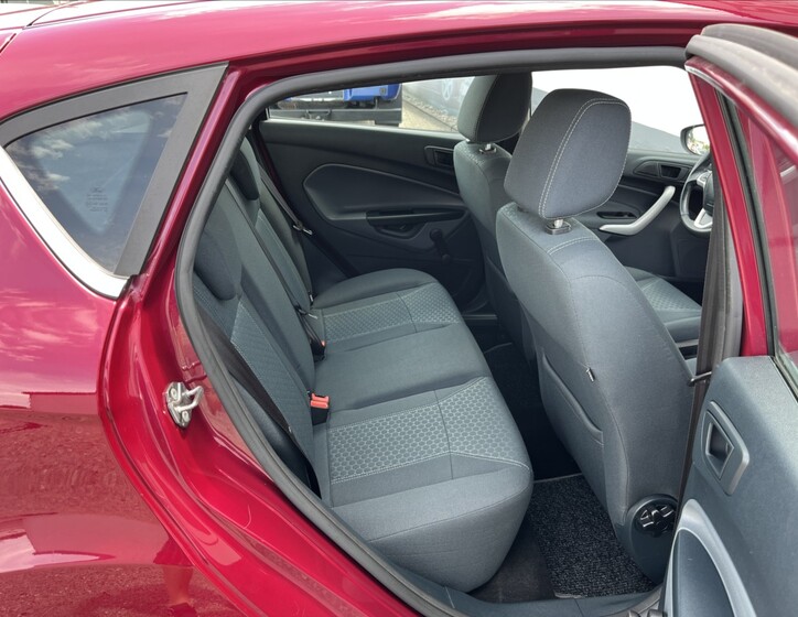 Ford Fiesta 24