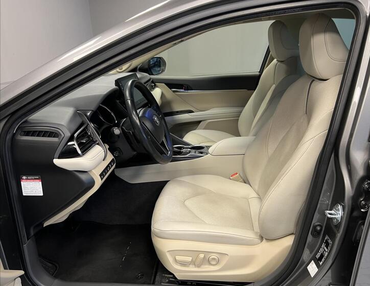 Toyota Camry 11