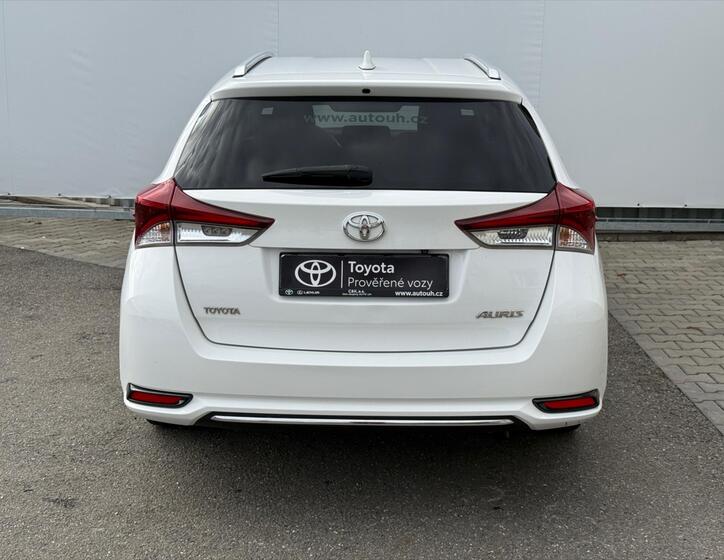 Toyota Auris 5