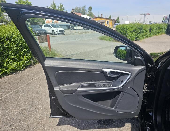 Volvo V60 9