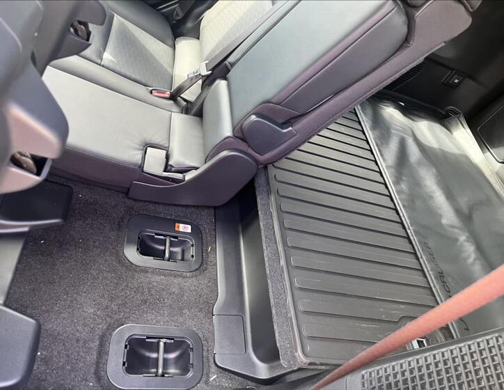 Toyota Land Cruiser 33