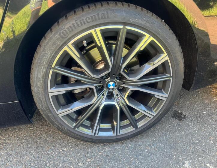 BMW Řada 7 23