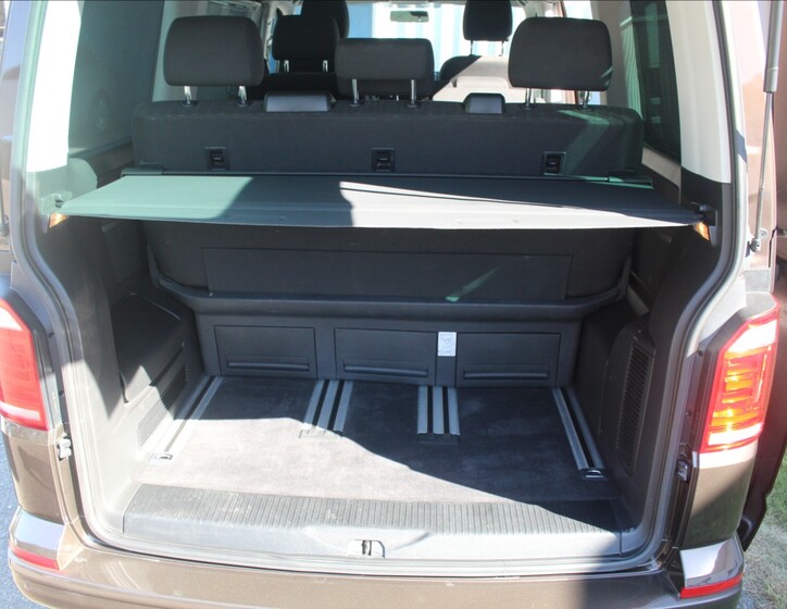 Volkswagen Multivan 13