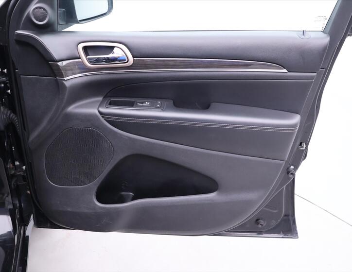Jeep Grand Cherokee 14