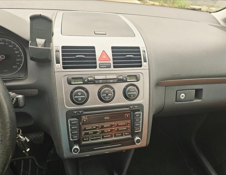 Volkswagen Touran 17