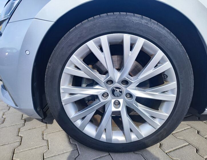 Škoda Superb 40