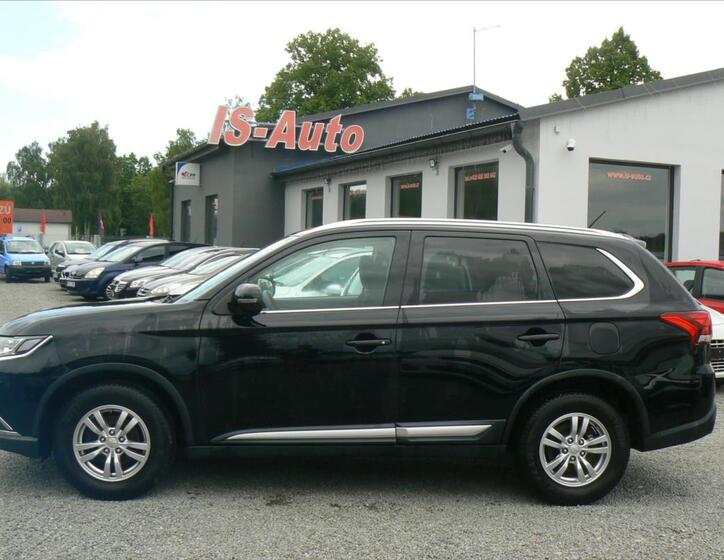 Mitsubishi Outlander 7