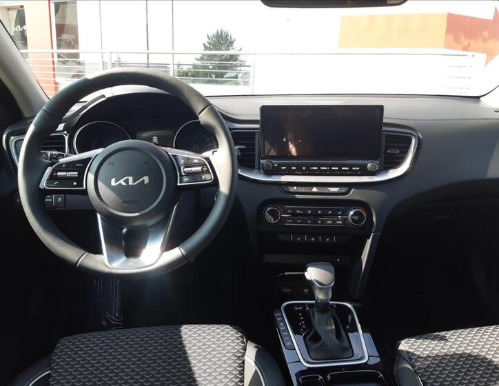 KIA XCeed 10