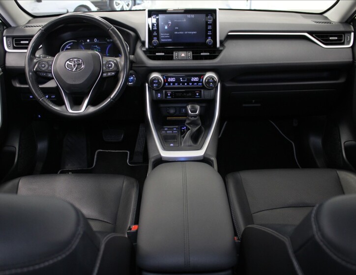 Toyota RAV4 8