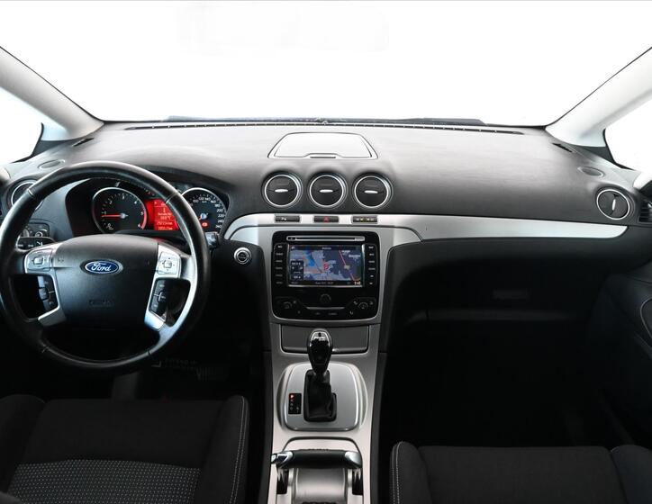 Ford S-MAX 11