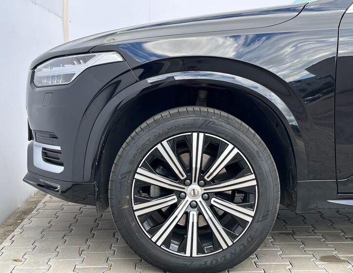 Volvo XC90 30