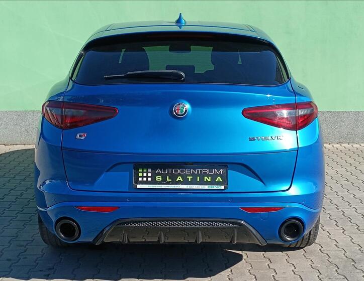 Alfa Romeo Stelvio 13