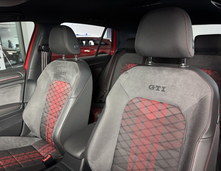 Volkswagen Golf 26
