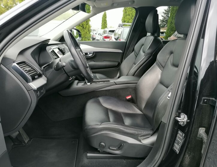 Volvo XC90 9