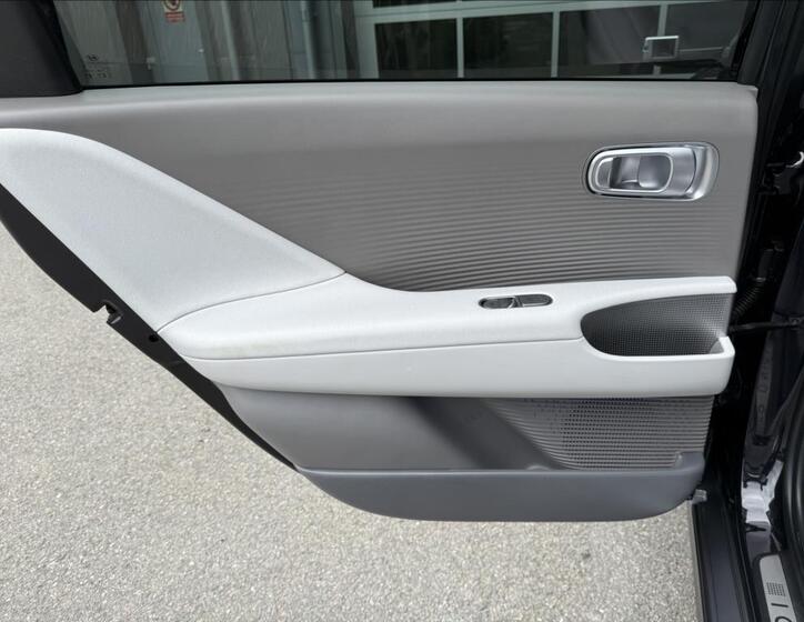 Hyundai Ioniq 6 10