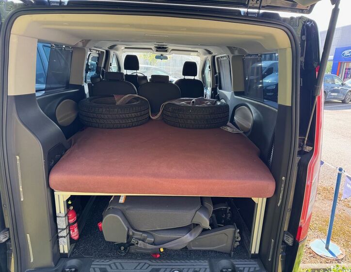 Ford Tourneo Custom 20