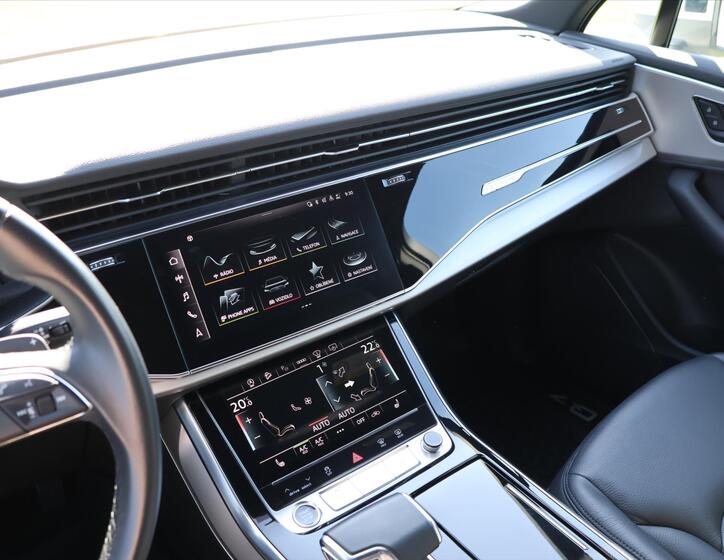 Audi Q7 29