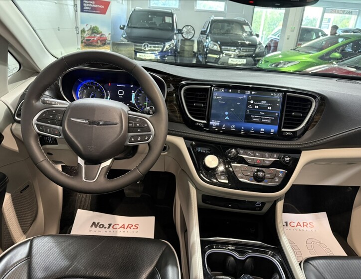 Chrysler Pacifica 20