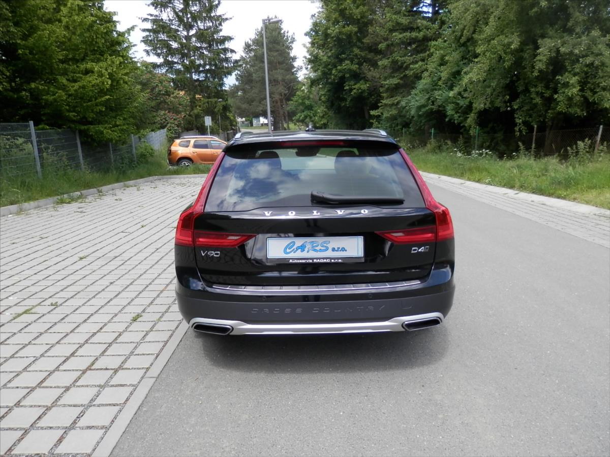 Volvo V90
