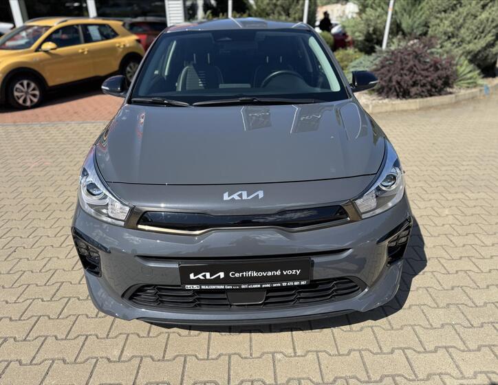 KIA Rio 10