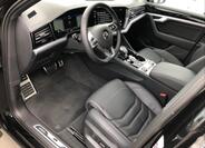 Volkswagen Touareg 8