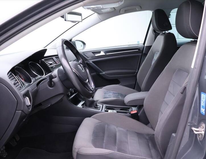 Volkswagen Golf 12