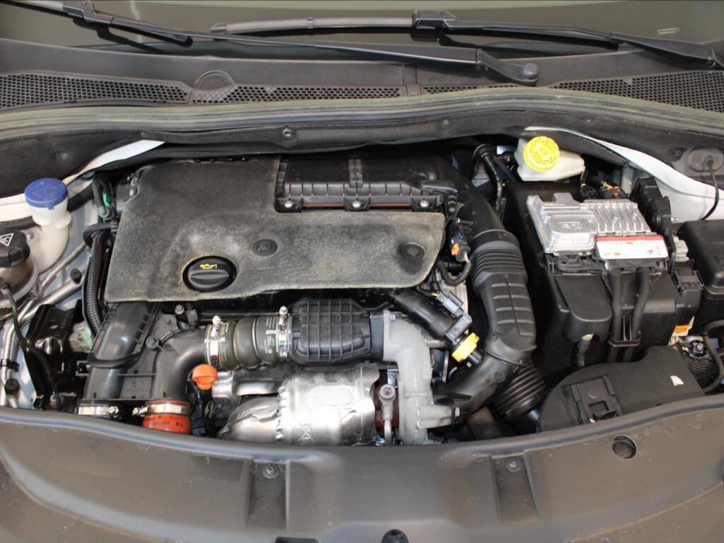 Peugeot 2008 5