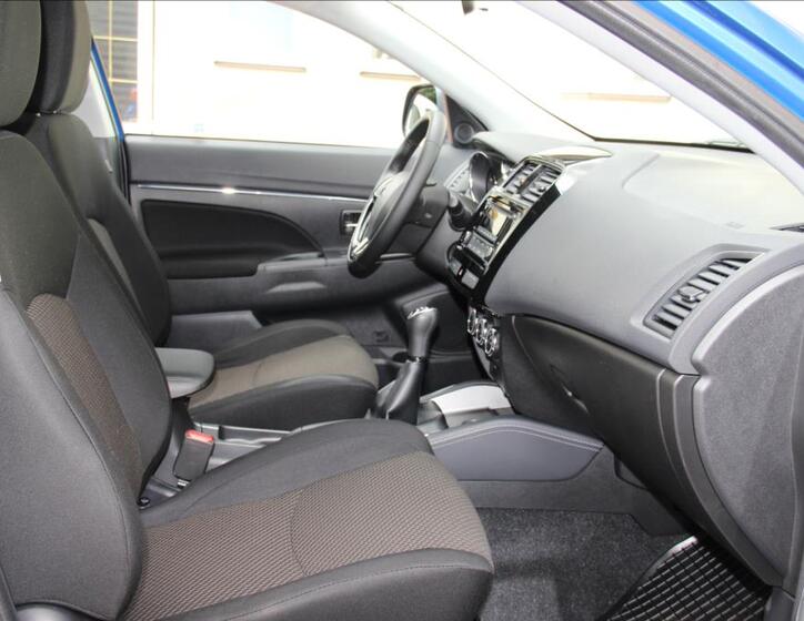 Mitsubishi ASX 16